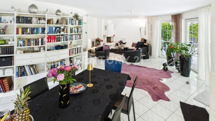 Stilvolle Villa mit Galerie in Schiffweiler – Wohnen auf höchstem Niveau
