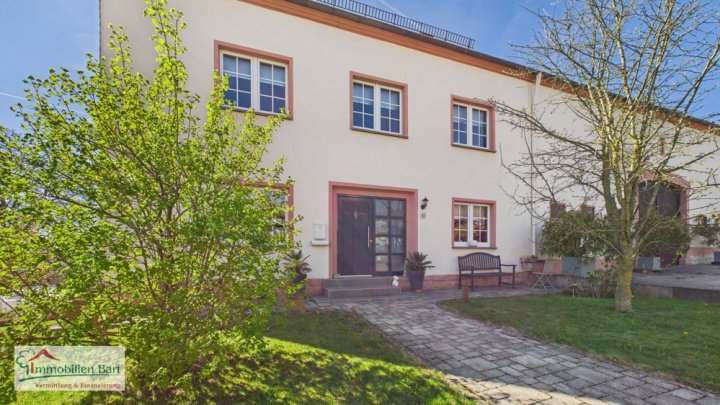 ACHTUNG! TIERFREUNDE / AUTOSCHRAUBER AUFGEPASST: VIEL PLATZ INNEN UND AUSSEN!