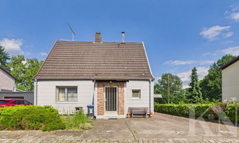 Gestalten statt Kompromisse: Einfamilienhaus mit sieben Zimmern und Garten