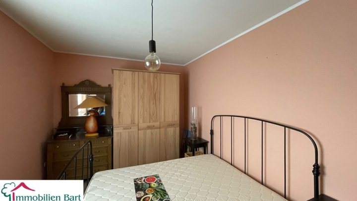 PERL-SEHNDORF: RENOVIERTE 120 M² WOHNUNG MIT TOLLER FERNSICHT