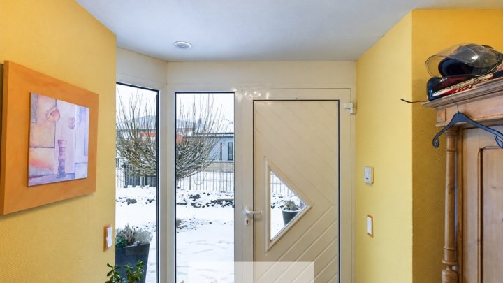 Freistehendes Einfamilienhaus aus dem Jahr 1993 mit kleinem Grundstück