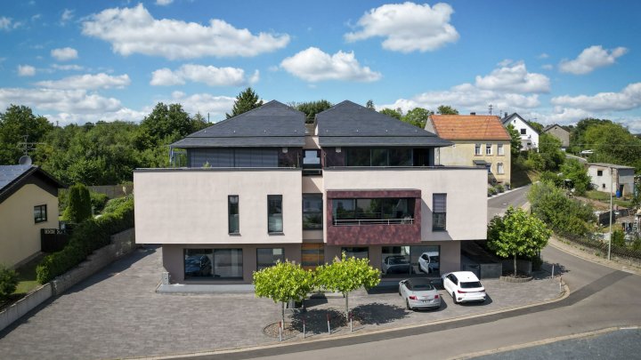 Einmalig exklusives Wohn- und Geschäftshaus mit zusätzlichem Baugrundstück in traumhafter Lage