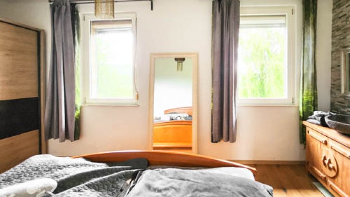Für Altbau-Liebhaber: Stilvoll saniertes, historisches Einfamilienhaus in Taben-Rodt