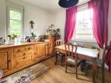 An die Wohnküche angrenzendes Esszimmer im Obergeschoss