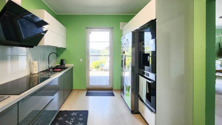 Energieeffizient und alles auf einer Ebene: Neubau-Bungalow mit unverbaubarem Fernblick