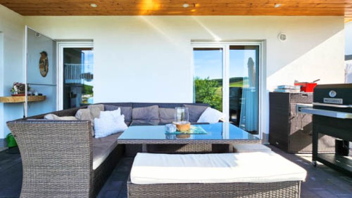 Energieeffizient und alles auf einer Ebene: Neubau-Bungalow mit unverbaubarem Fernblick