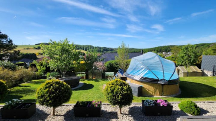 Energieeffizient und alles auf einer Ebene: Neubau-Bungalow mit unverbaubarem Fernblick