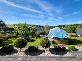 Wunderschöner Garten mit beheiztem Pool und traumhafter Fernsicht