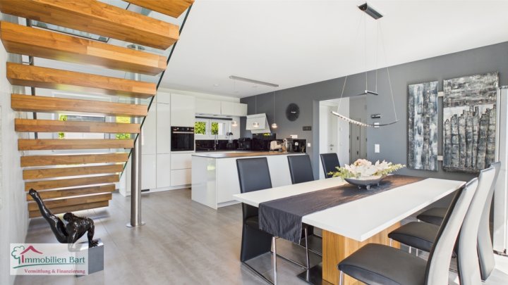 LUXURIÖSES ARCHITEKTENHAUS, MODERNES WOHNEN AUF MONT IN WINCHERINGEN