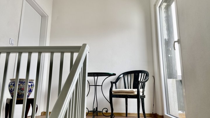 Freistehendes und saniertes Zweifamilienhaus mit Garten und Garage in Ensdorf zu verkaufen