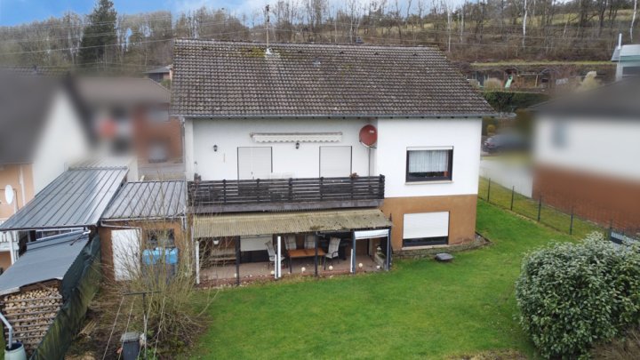 Freistehendes EFH mit Garage und großem Garten in ruhiger Lage