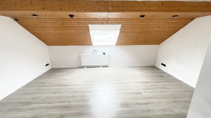 Familienfreundliches Zuhause mit Garten und Stellplatz