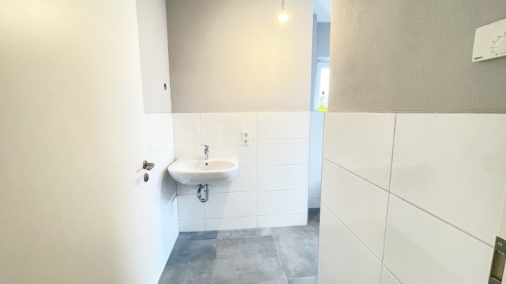 Erstbezug:Maisonette-Wohnung mit Garten, Terrasse & eigener PV-Anlage – 107 m² Wohlfühlfläche in Beckingen-Reimsbach