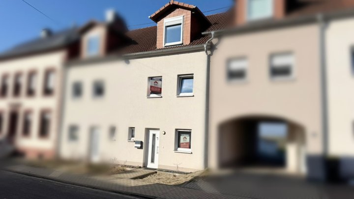 Neuwertiges Reihenhaus mit Garage und Stellplatz in Grenznähe  L-REMICH