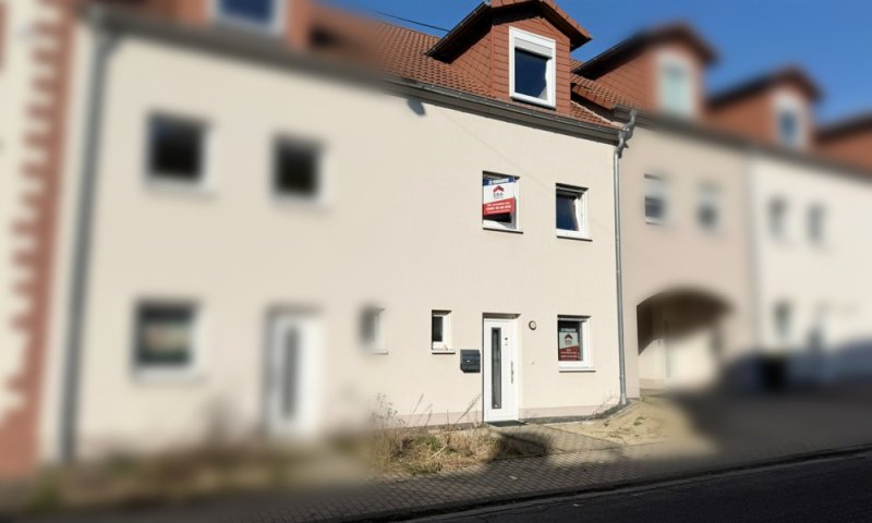 Neuwertiges Reihenhaus mit Garage und Stellplatz in Grenznähe  L-REMICH