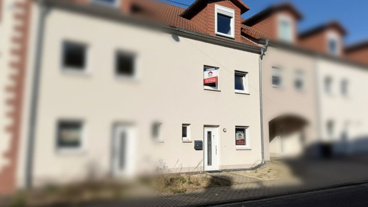 Neuwertiges Reihenhaus mit Garage und Stellplatz in Grenznähe  L-REMICH