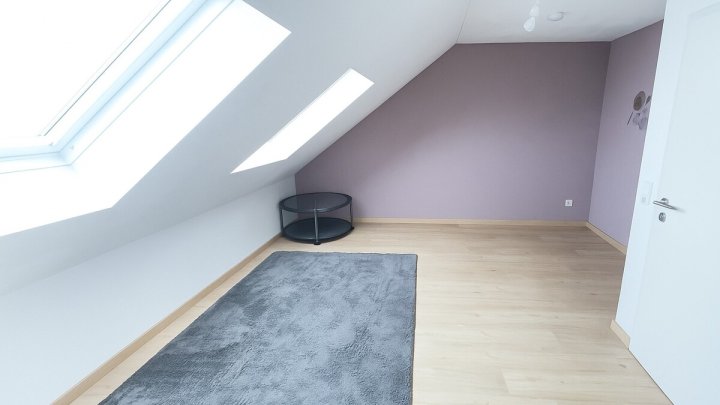 Neuwertiges Reihenhaus mit Garage und Stellplatz in Grenznähe  L-REMICH