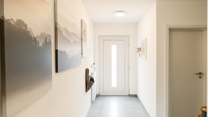 Neuwertiges Reihenhaus mit Garage und Stellplatz in Grenznähe  L-REMICH