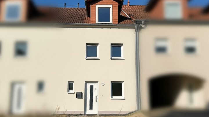 Neuwertiges Reihenhaus mit Garage und Stellplatz in Grenznähe  L-REMICH