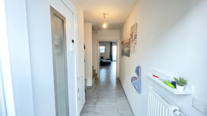 Neuwertiges Reihenhaus mit Garage und Stellplatz in Grenznähe  L-REMICH