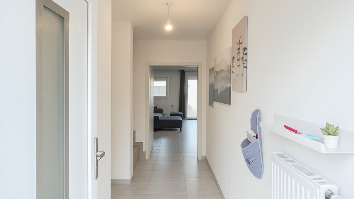 Neuwertiges Reihenhaus mit Garage und Stellplatz in Grenznähe  L-REMICH