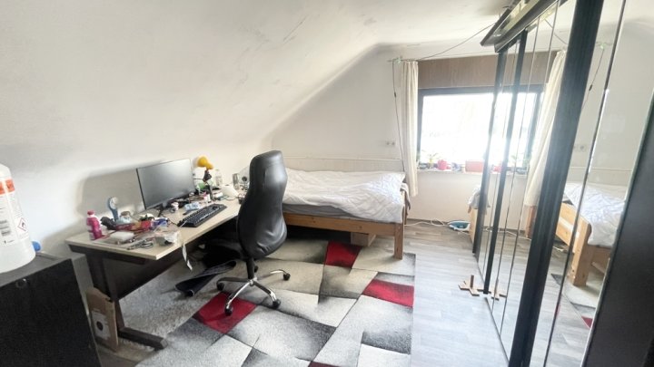 Einfamilienhaus mit Garten, Garage und Stellplatz – Viel Potenzial für Ihre Ideen
