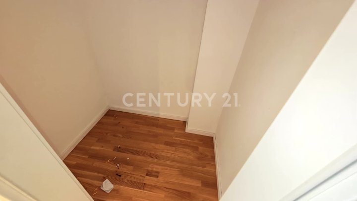 7 KERNSANIERTE WOHNUNGEN VON 76-112M², ENERGIEAUSWEIS A MIT 7 STELLPL. W17