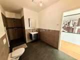 Modernes Badezimmer