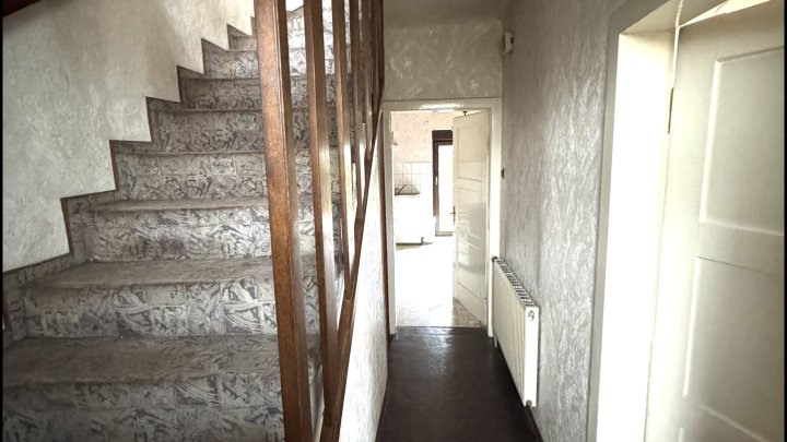 Zweifamilienhaus mit viel Platz und Entwicklungspotenzial in Wadgassen-Hostenbach