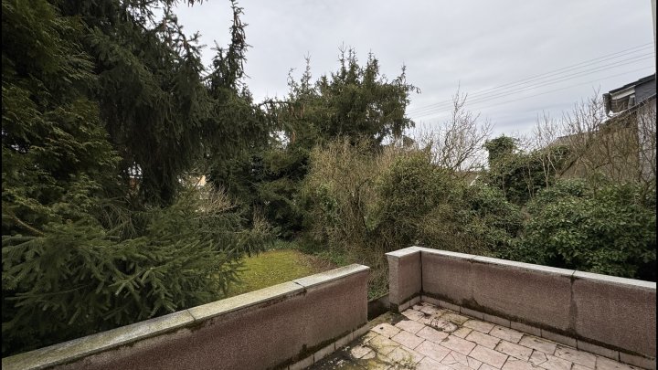 Zweifamilienhaus mit viel Platz und Entwicklungspotenzial in Wadgassen-Hostenbach