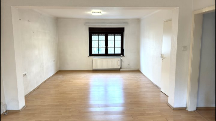 Zweifamilienhaus mit viel Platz und Entwicklungspotenzial in Wadgassen-Hostenbach