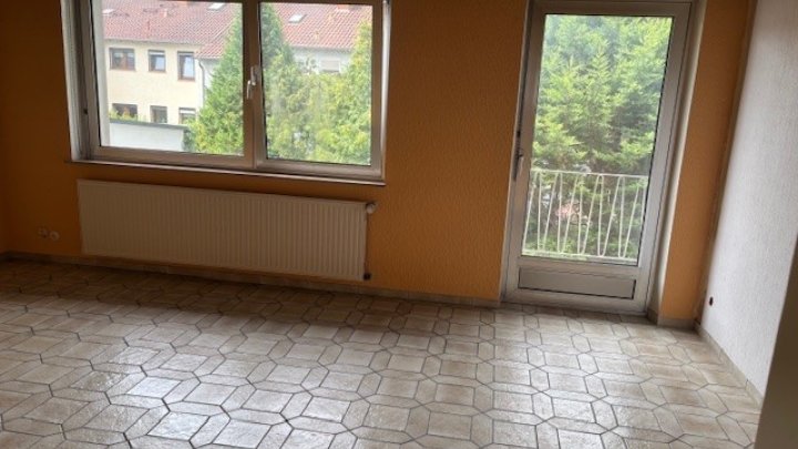 3-FH mit Garten und Garage in guter Lage von Sulzbach, teilvermietet