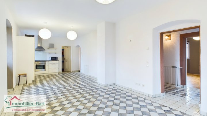 PERL-BORG: 72 M² WOHNUNG MIT KAMINOFEN & EINBAUKÜCHE