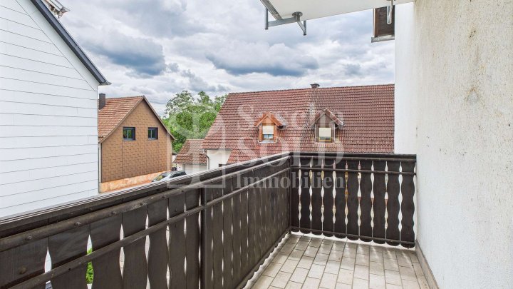 Helle 4ZKB Wohnung im Obergeschoss - mit Balkon und Garage in St. Ingbert-Hassel