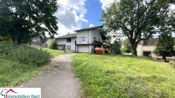 GRENZNÄHE: 14 AR BAUGRUNDSTÜCK MIT ALTBESTAND !