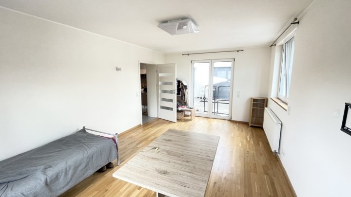 Moderne Wohnung im Obergeschoss mit Balkon und Stellplatz