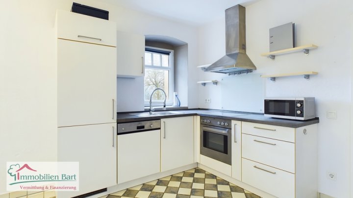 PERL-BORG: 72 M² WOHNUNG MIT KAMINOFEN & EINBAUKÜCHE