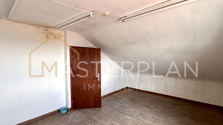Zweifamilienhaus mit Ausbaupotenzial in ruhiger Lage von Eimersdorf