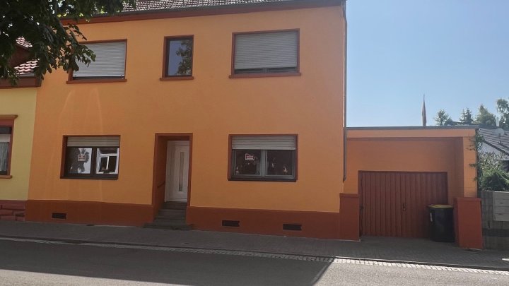 Schön geschnittene Erdgeschosswohnung in einem 2 Familienhais in Neunkirchen/Saar zu verkaufen