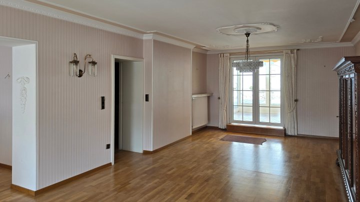 Großzügiges Ein- Zweifamilienhaus in Hüttersdorf