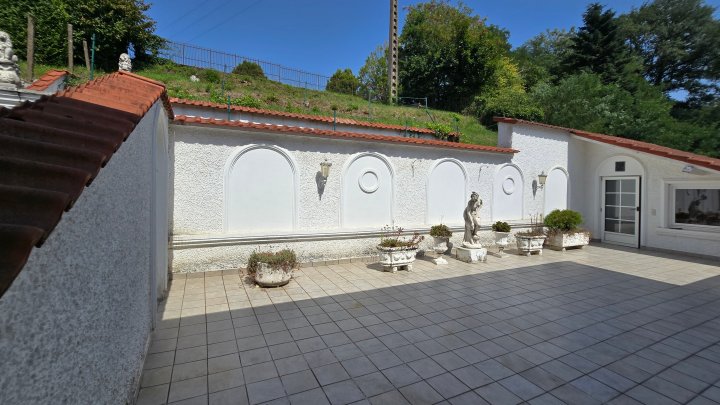 Großzügiges Ein- Zweifamilienhaus in Hüttersdorf