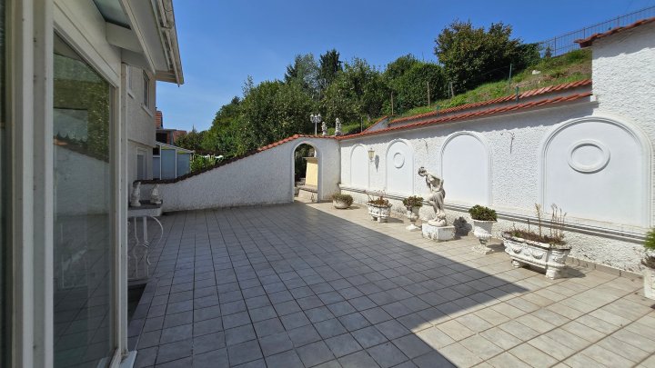 Großzügiges Ein- Zweifamilienhaus in Hüttersdorf