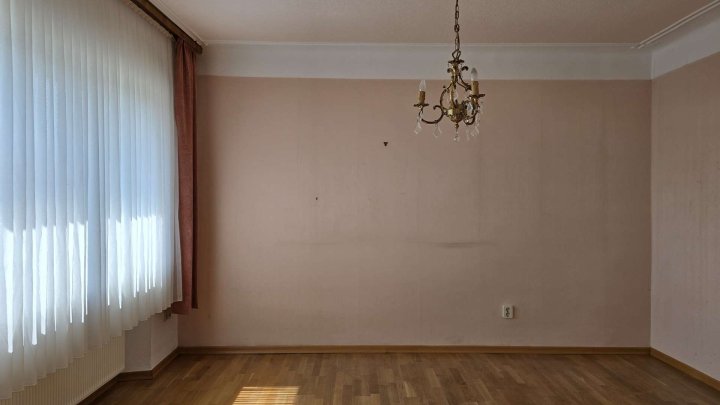 Großzügiges Ein- Zweifamilienhaus in Hüttersdorf