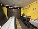 Große Garage ( 1 von 3)