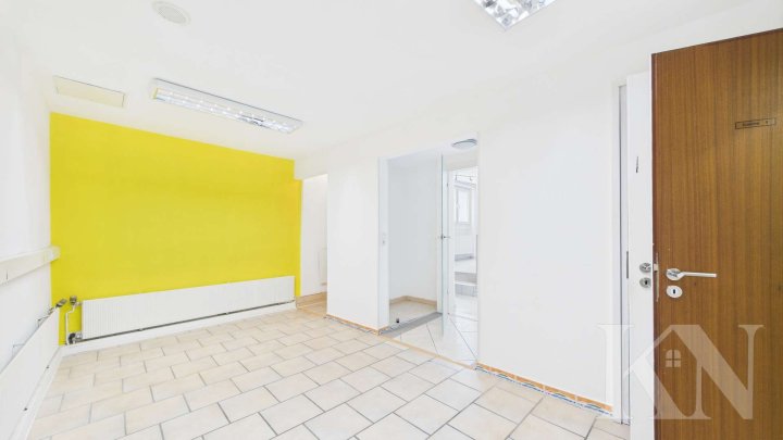 Zentrale Stadtlage: Vielseitiges Mehrfamilienhaus mit Arztpraxis!