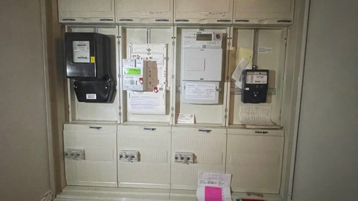 Zweifamilienhaus mit Gewerbeanteil: Halle, Werkstatt, Garagen, über 800m² Gesamtfläche