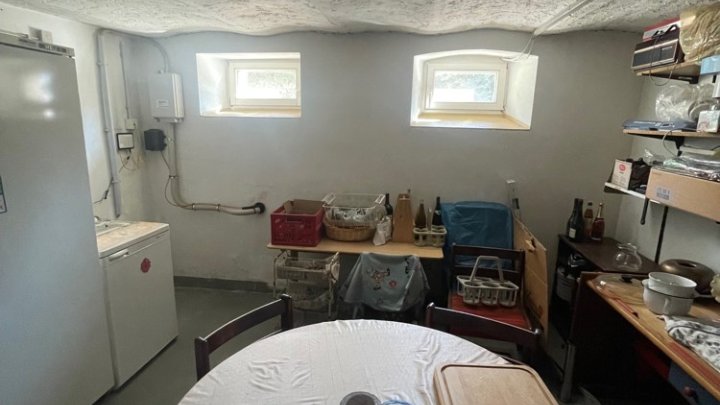 Zweifamilienhaus mit Gewerbeanteil: Halle, Werkstatt, Garagen, über 800m² Gesamtfläche