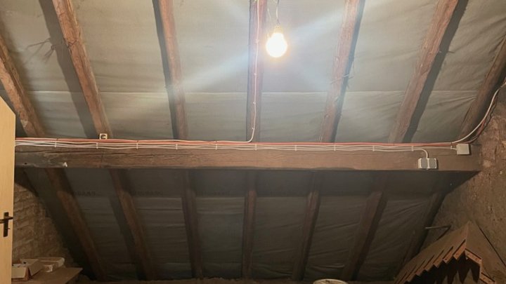 Zweifamilienhaus mit Gewerbeanteil: Halle, Werkstatt, Garagen, über 800m² Gesamtfläche