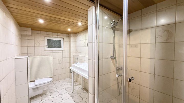 Freistehender Bungalow mit großzügigem Garten in ruhiger Wohngegend von Überherrn zu verkaufen