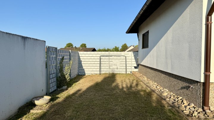 Freistehender Bungalow mit großzügigem Garten in ruhiger Wohngegend von Überherrn zu verkaufen